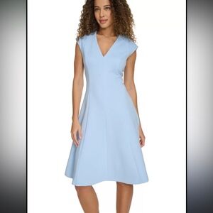 NWT Calvin Klein Women's Crepe V-Neck Midi Dress Size 8